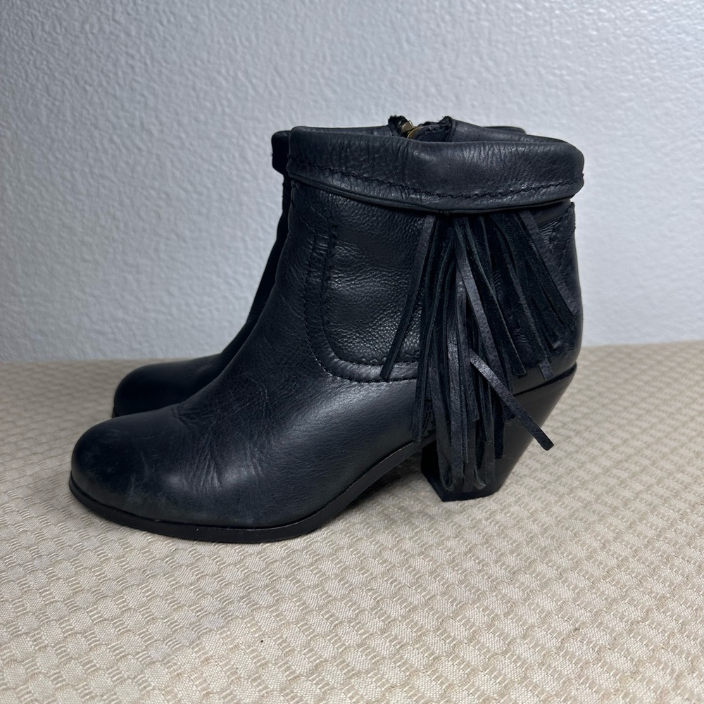 Sam Edelman Louie fringe booties size 7.5